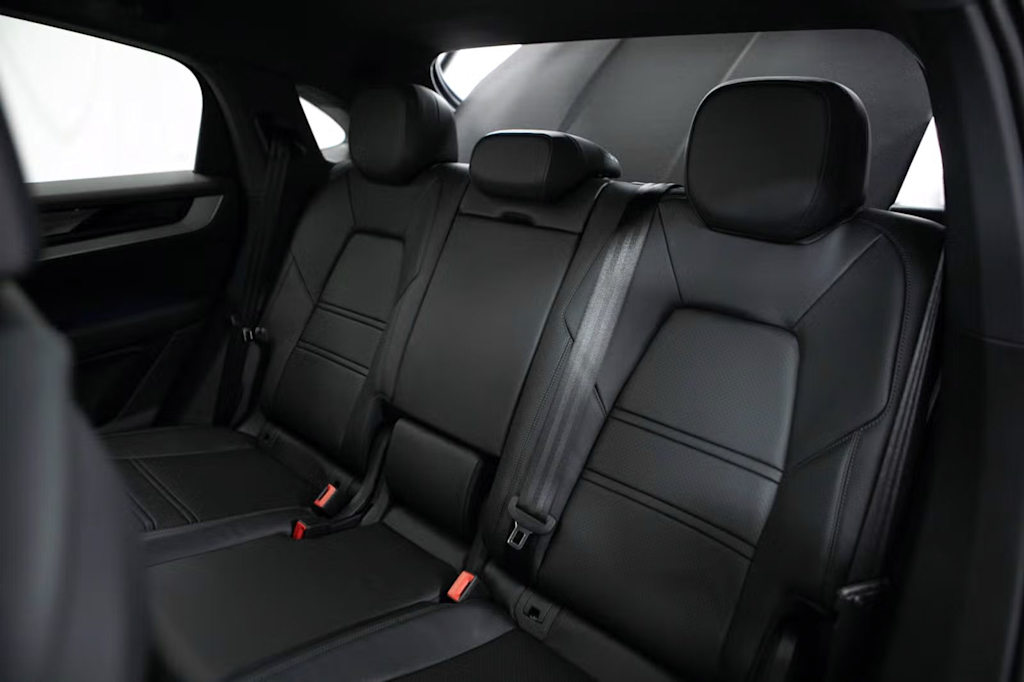 Thumbnail: 2026 Porsche Cayenne - 37
