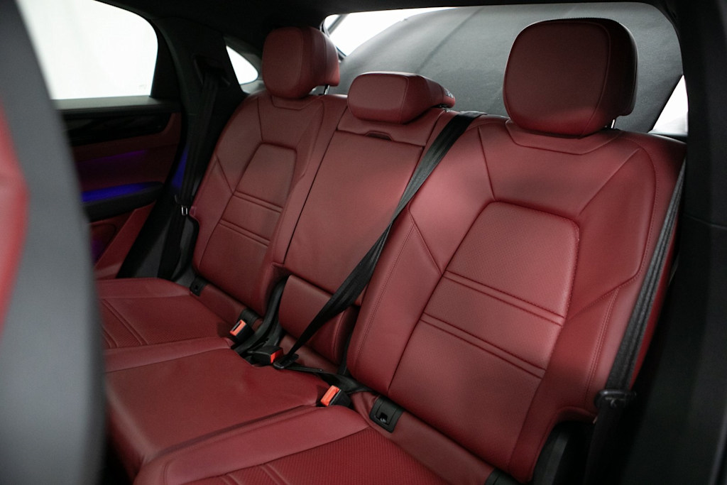 Thumbnail: 2022 Porsche Cayenne - 29