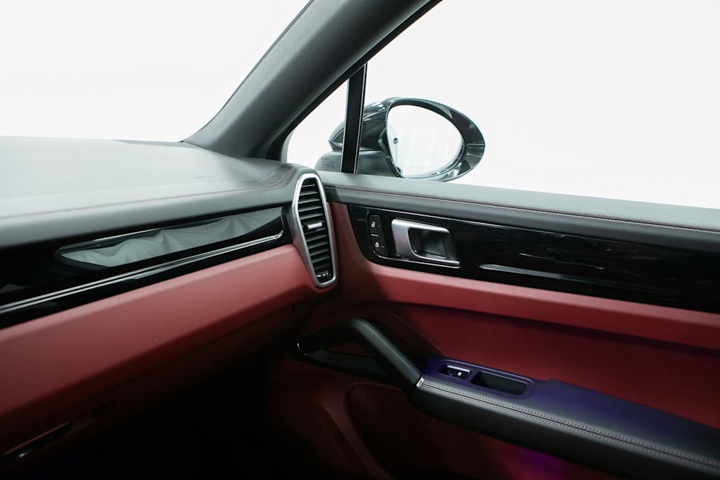 Thumbnail: 2022 Porsche Cayenne - 24