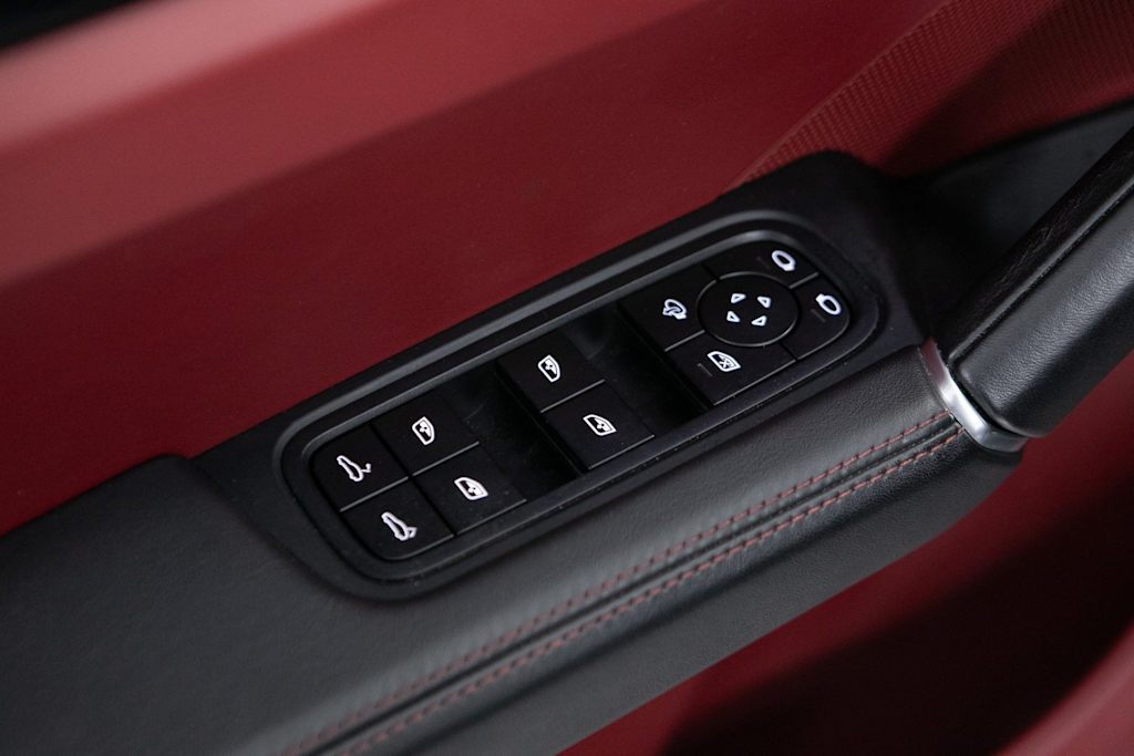 Thumbnail: 2022 Porsche Cayenne - 21