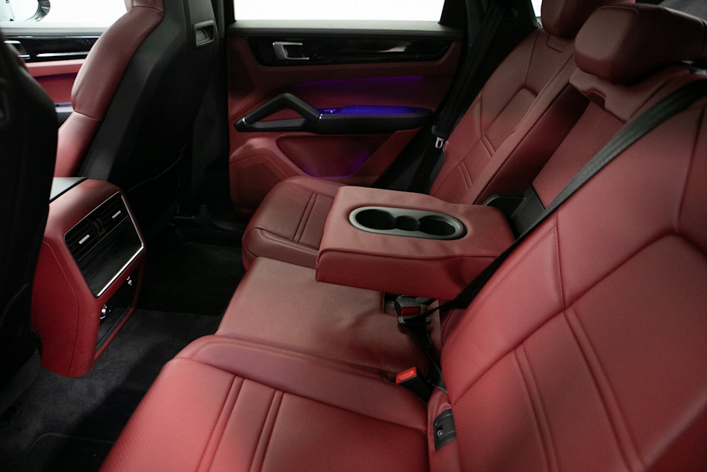 Thumbnail: 2022 Porsche Cayenne - 28