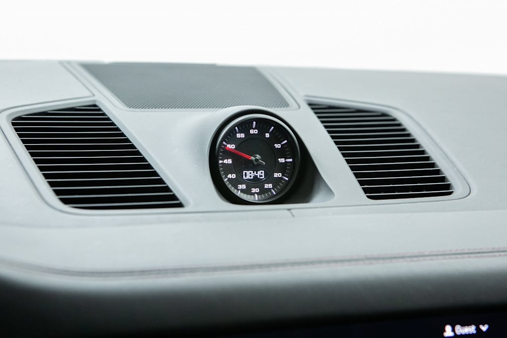 Thumbnail: 2022 Porsche Cayenne - 25