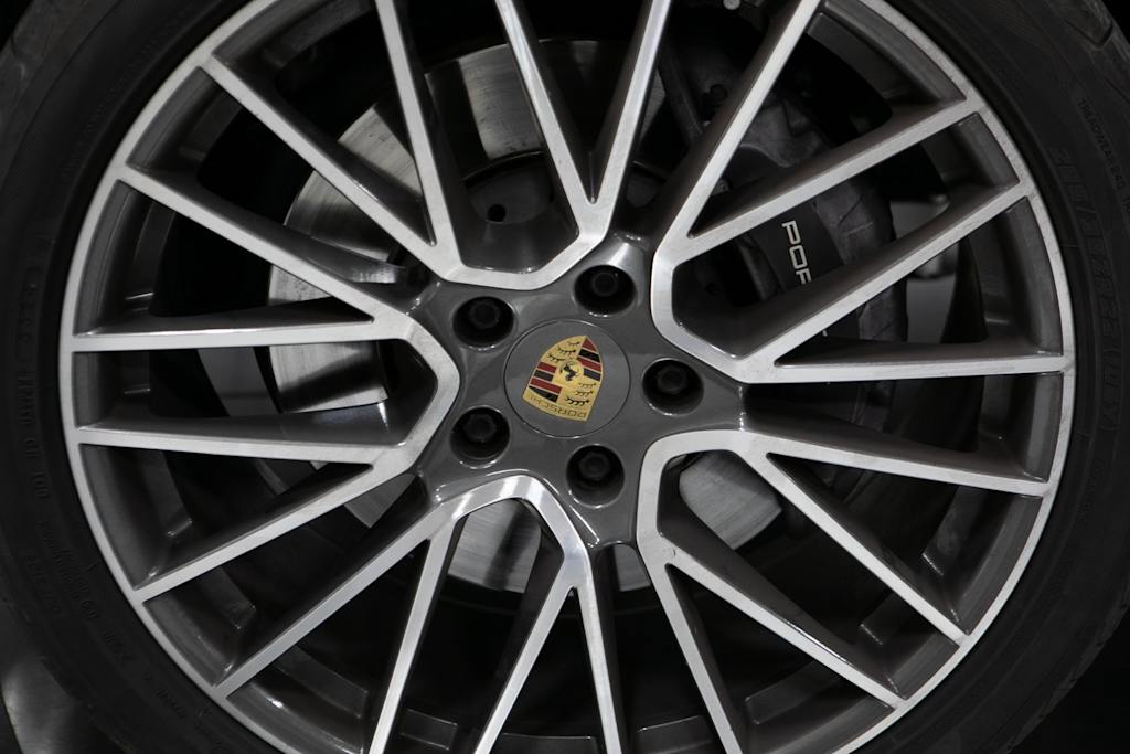 Thumbnail: 2022 Porsche Cayenne - 8