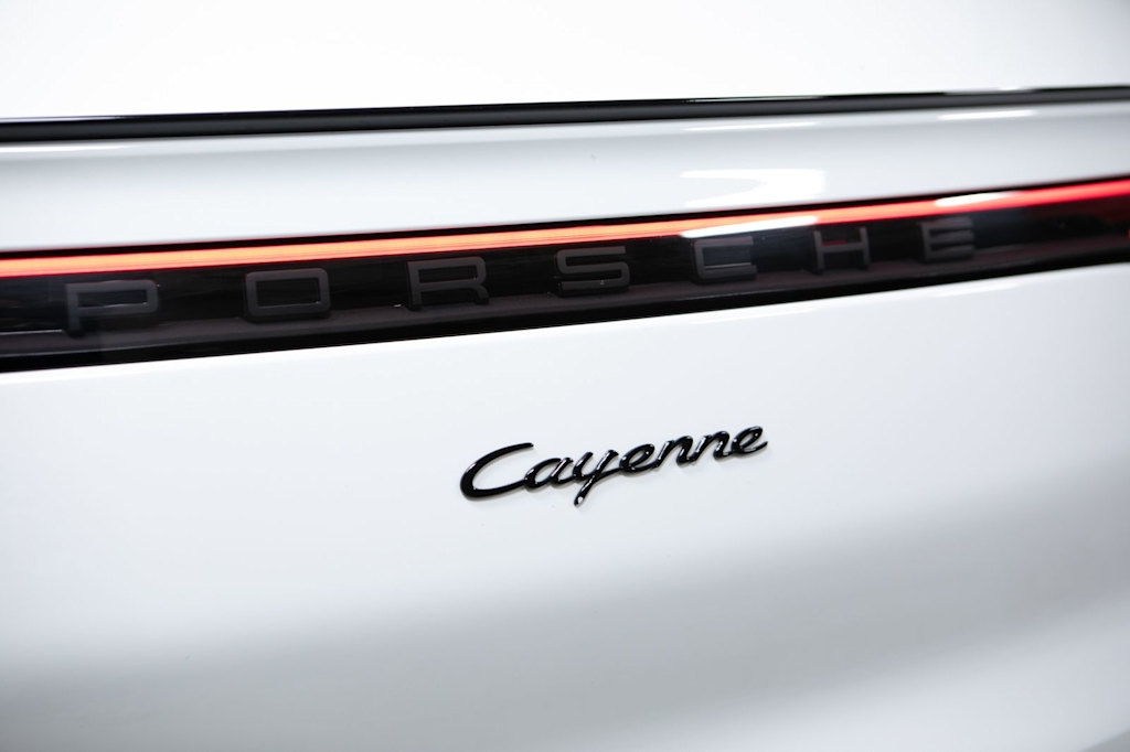 Thumbnail: 2023 Porsche Cayenne - 24