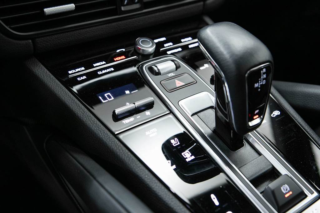 Thumbnail: 2023 Porsche Cayenne - 30