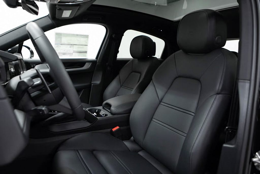 Thumbnail: 2025 Porsche Cayenne - 10