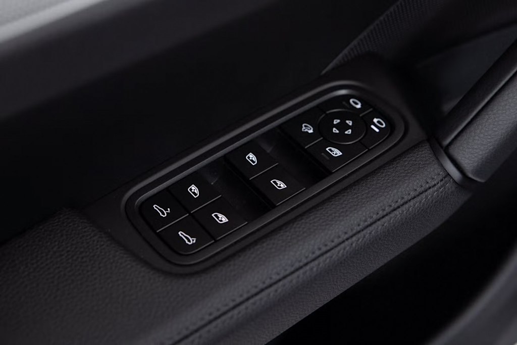 Thumbnail: 2025 Porsche Cayenne - 23