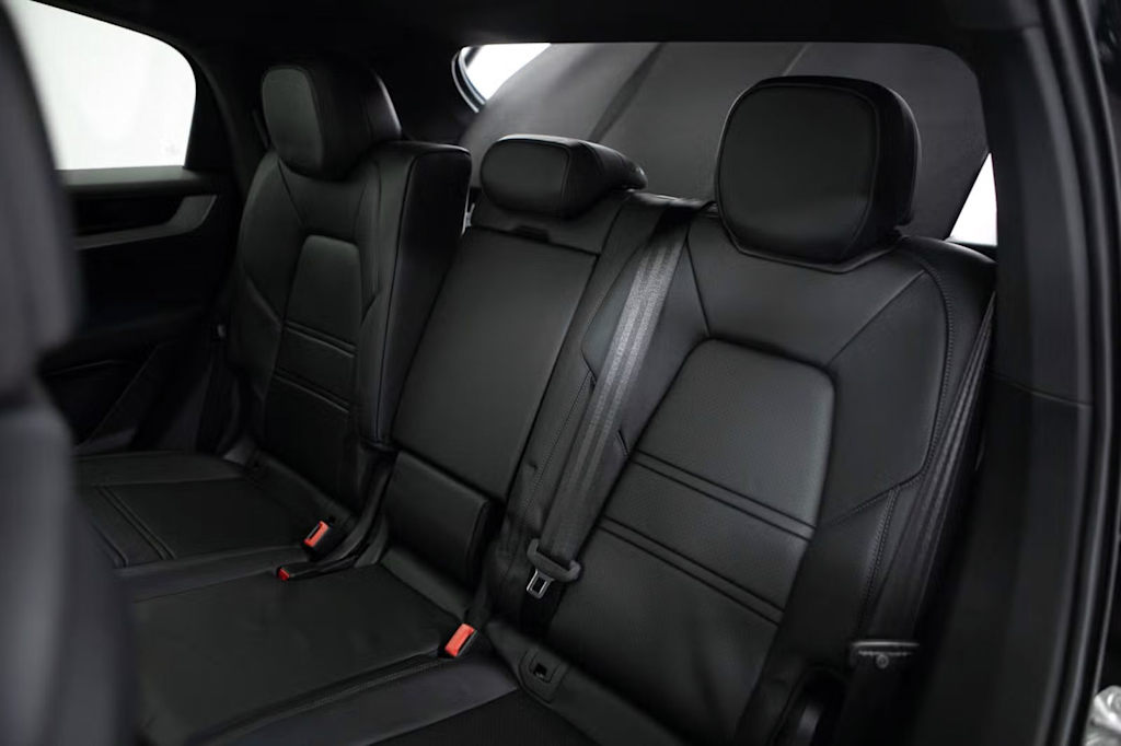 Thumbnail: 2026 Porsche Cayenne - 39