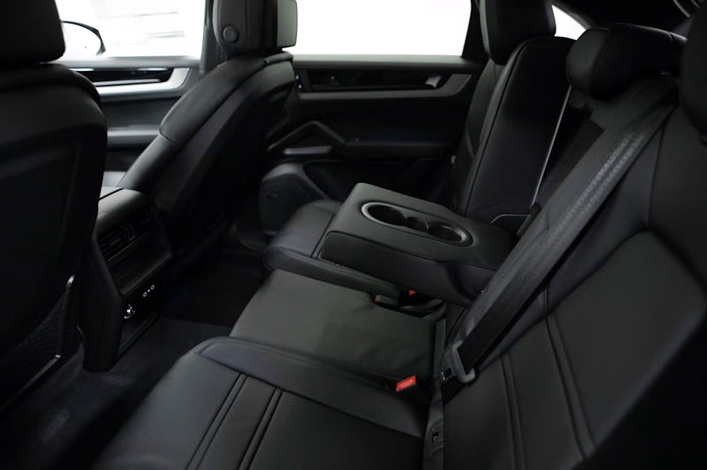 Thumbnail: 2026 Porsche Cayenne - 36