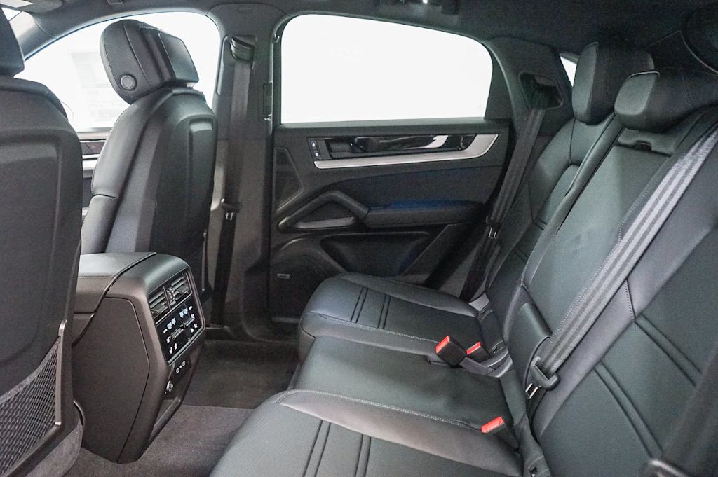 Thumbnail: 2026 Porsche Cayenne - 11