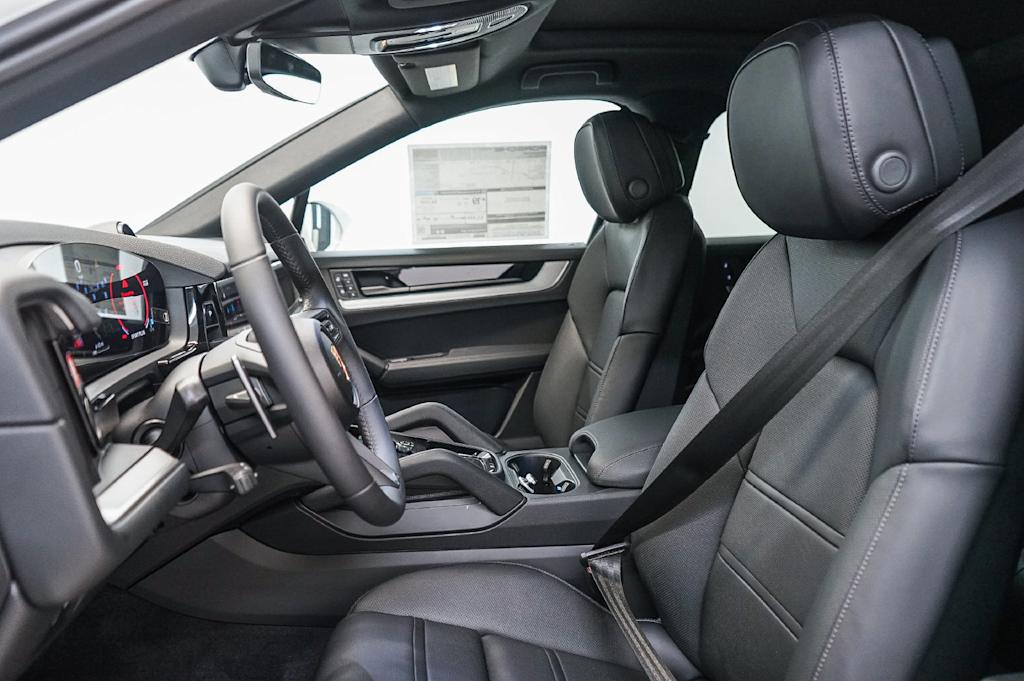 Thumbnail: 2026 Porsche Cayenne - 18