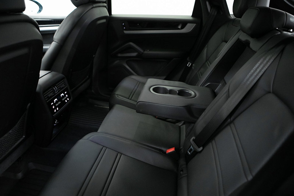 Thumbnail: 2024 Porsche Cayenne - 33