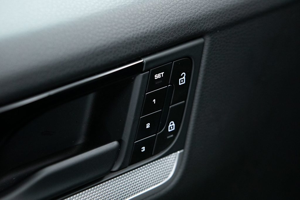 Thumbnail: 2024 Porsche Cayenne - 24