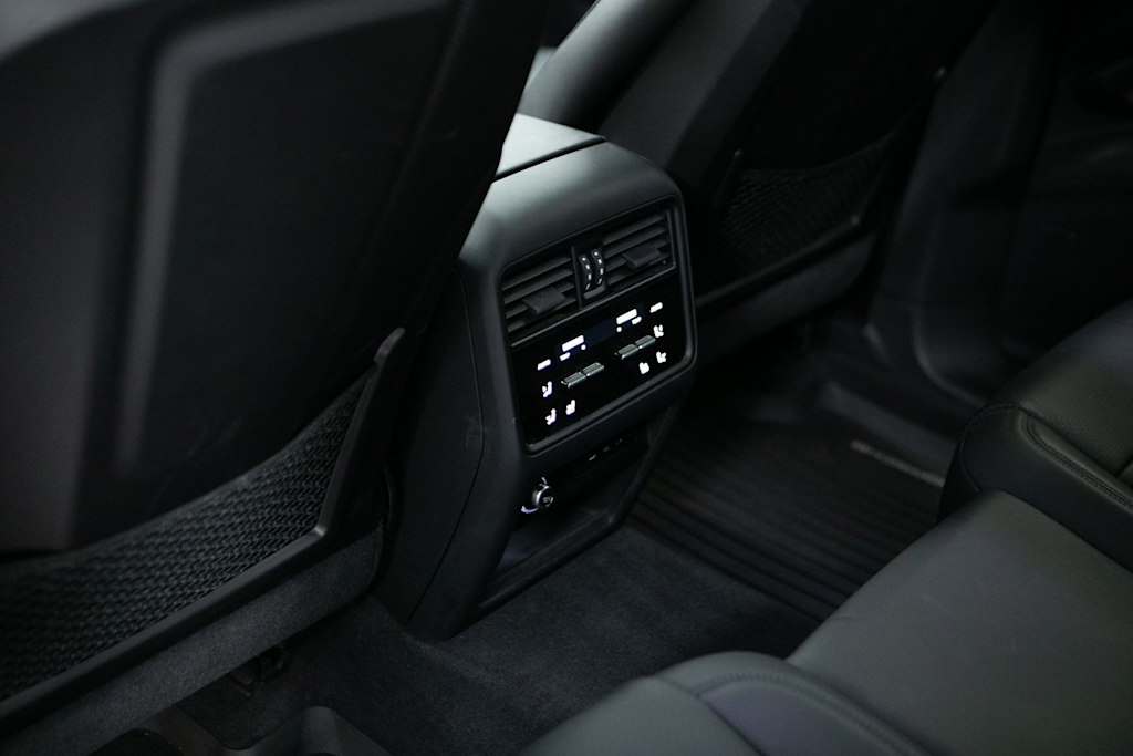 Thumbnail: 2024 Porsche Cayenne - 32