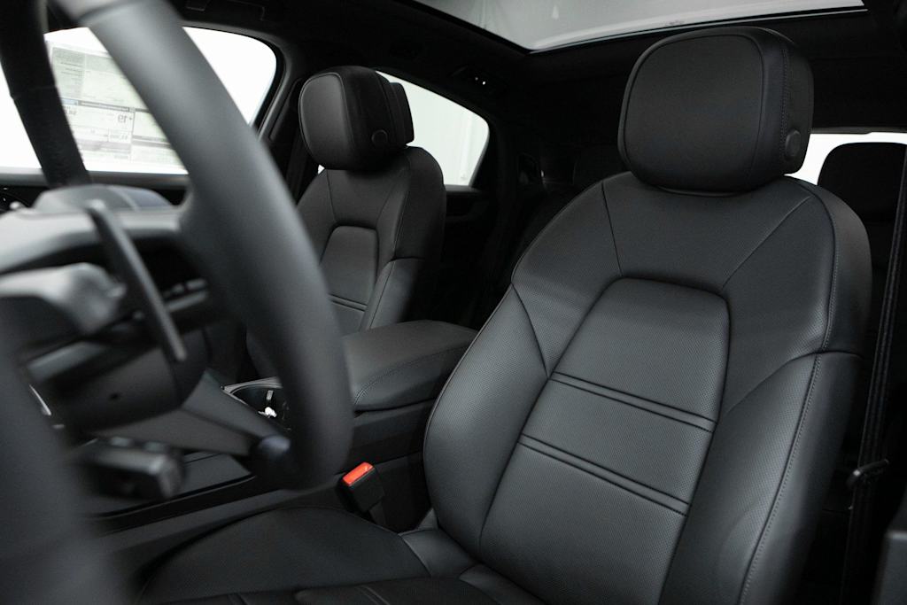 Thumbnail: 2026 Porsche Cayenne - 8