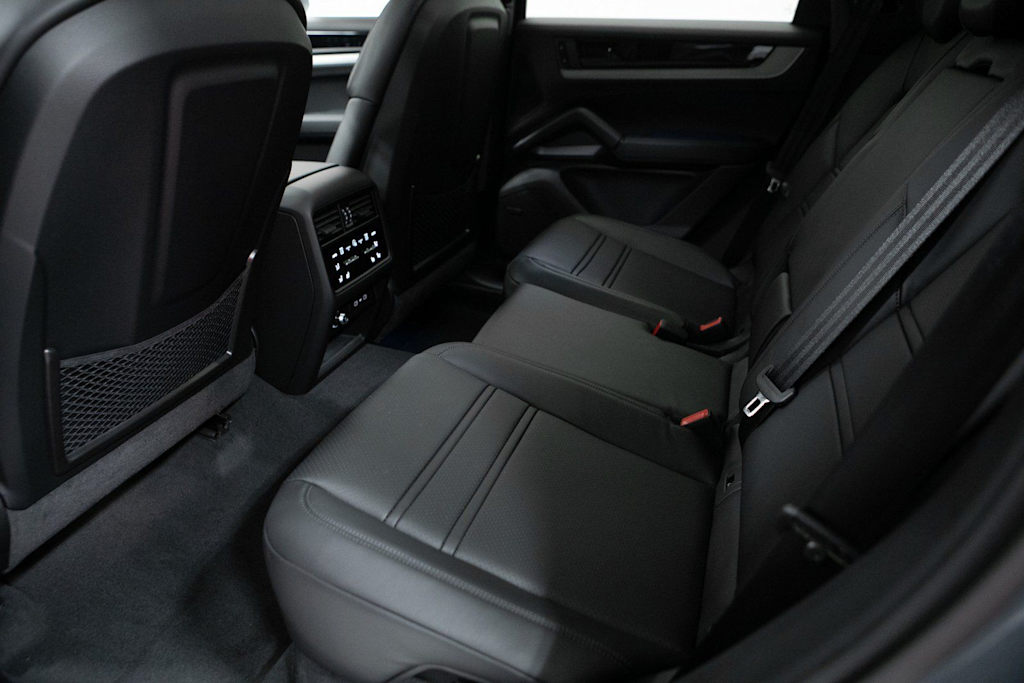Thumbnail: 2026 Porsche Cayenne - 10