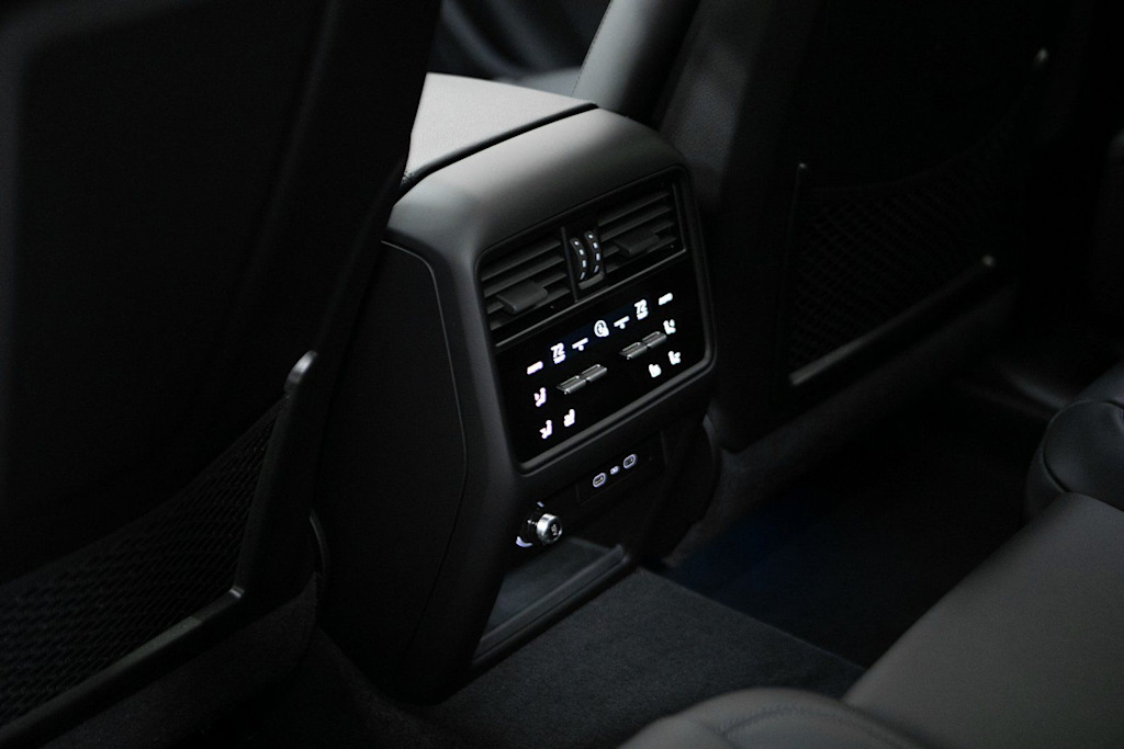 Thumbnail: 2026 Porsche Cayenne - 25