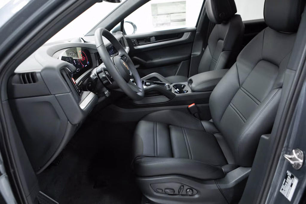 Thumbnail: 2026 Porsche Cayenne - 10