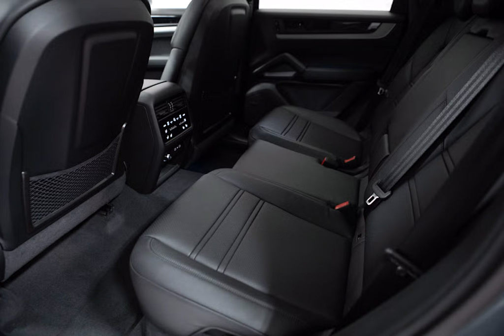 Thumbnail: 2026 Porsche Cayenne - 37