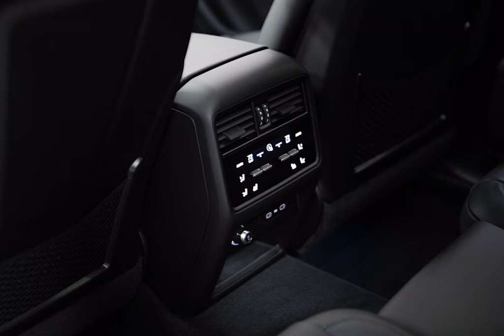 Thumbnail: 2026 Porsche Cayenne - 35