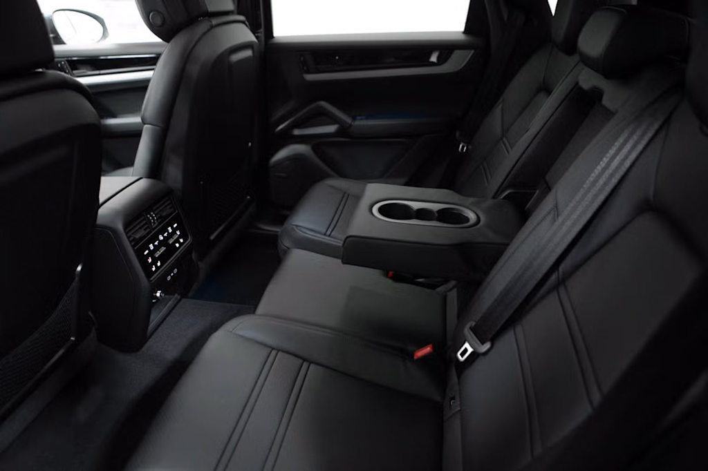 Thumbnail: 2026 Porsche Cayenne - 11