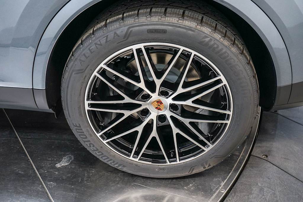 Thumbnail: 2026 Porsche Cayenne - 8
