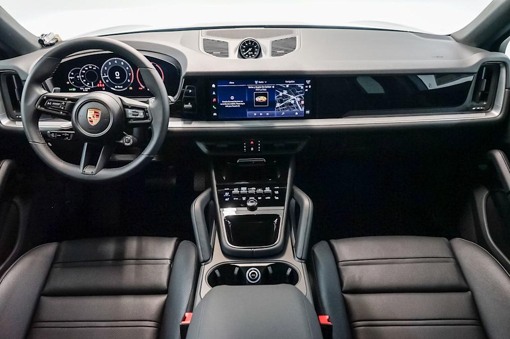 Thumbnail: 2026 Porsche Cayenne - 10