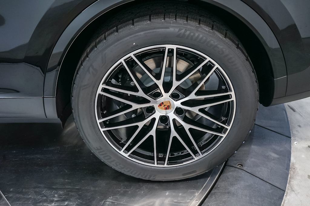 Thumbnail: 2026 Porsche Cayenne - 8