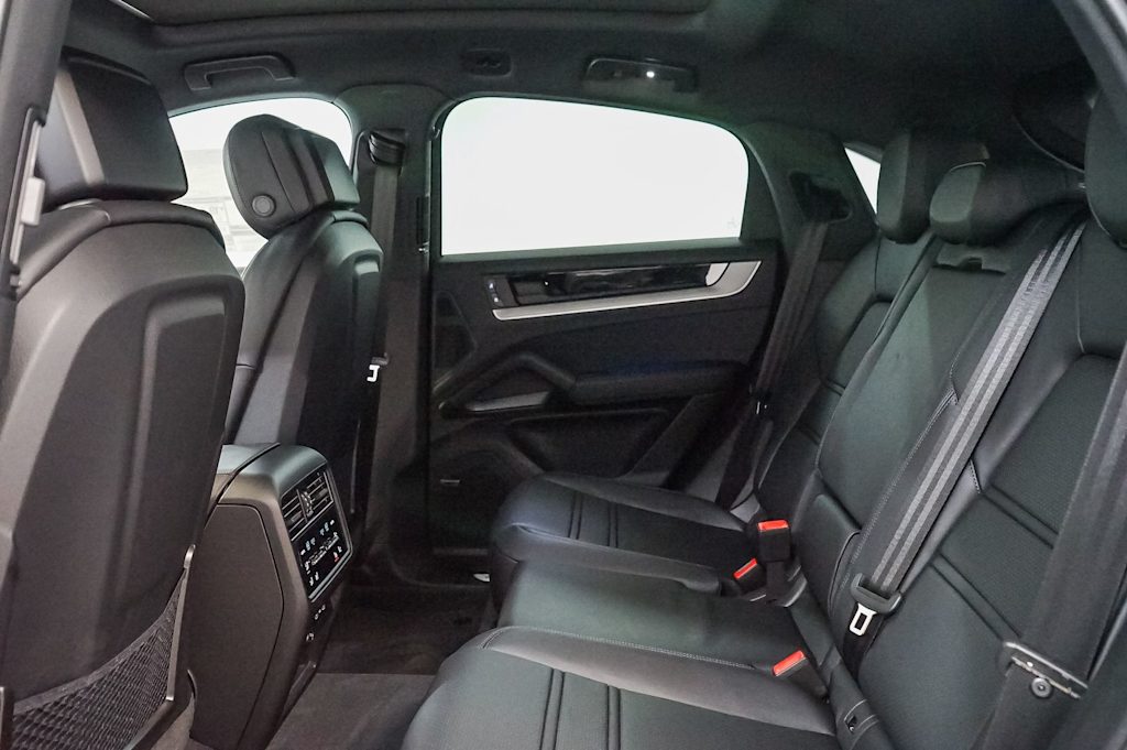 Thumbnail: 2026 Porsche Cayenne - 13