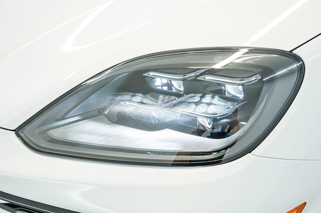 Thumbnail: 2026 Porsche Cayenne - 25