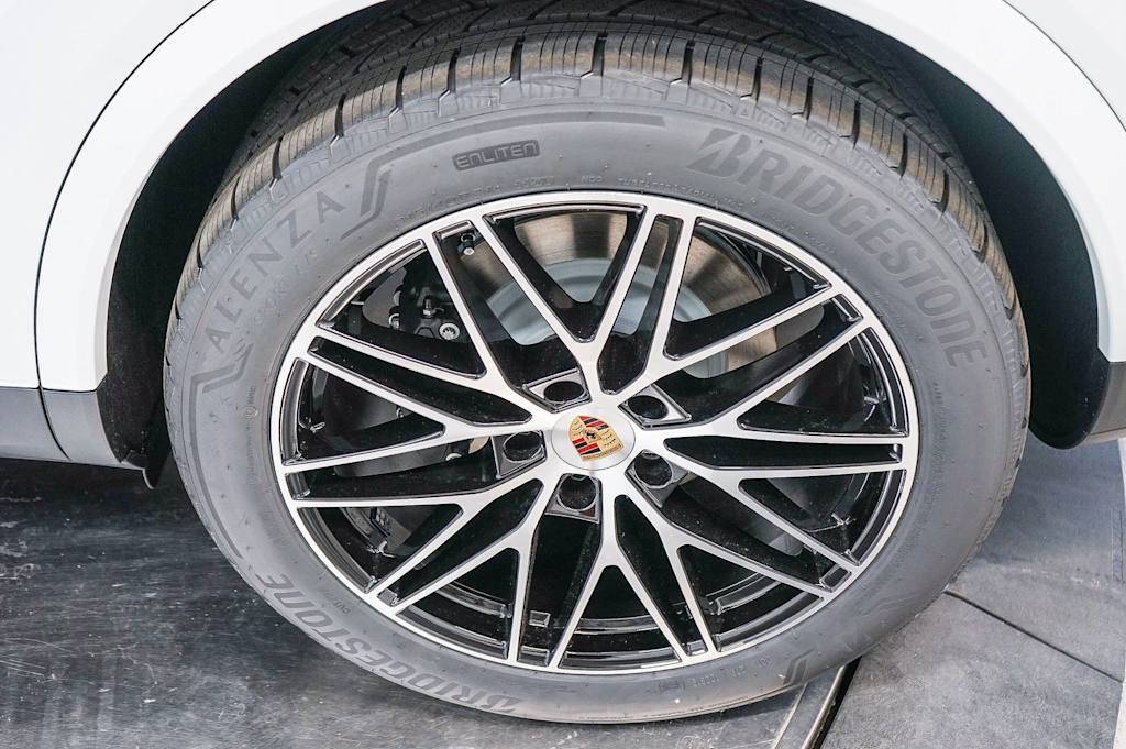 Thumbnail: 2026 Porsche Cayenne - 8
