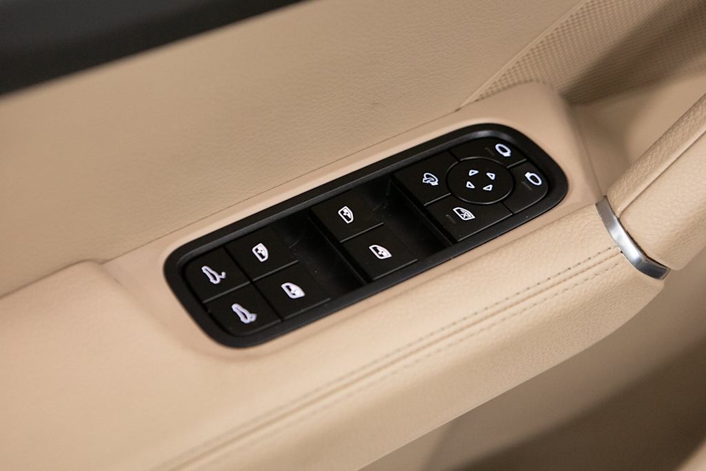 Thumbnail: 2022 Porsche Cayenne - 19