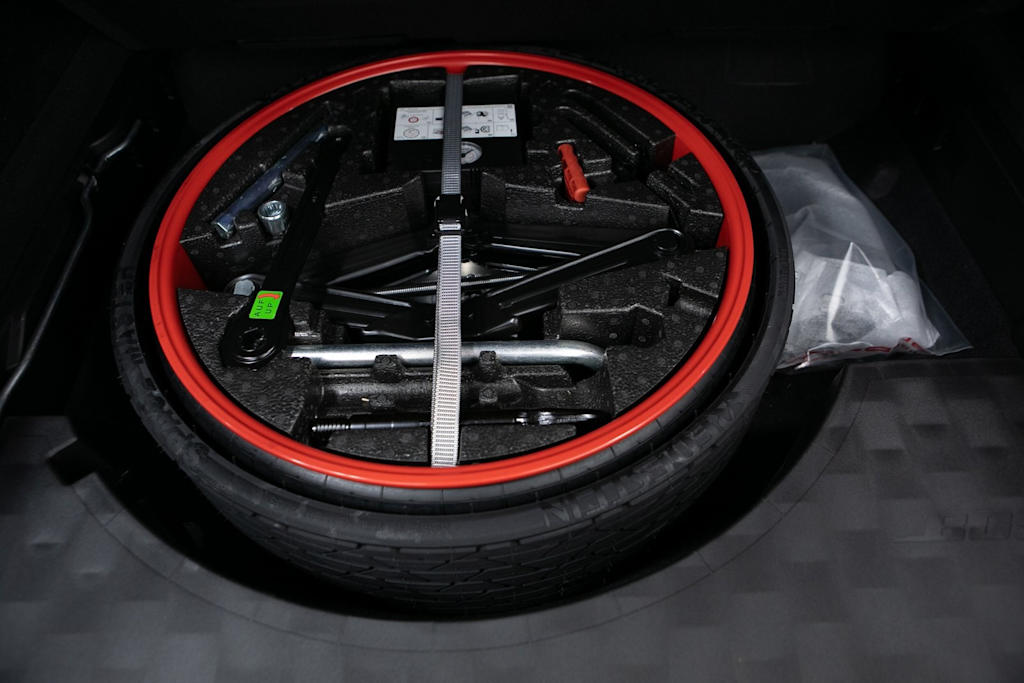 Thumbnail: 2022 Porsche Cayenne - 29