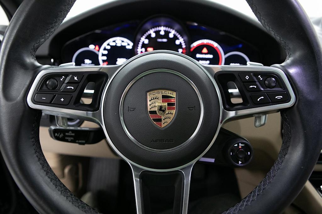 Thumbnail: 2022 Porsche Cayenne - 17