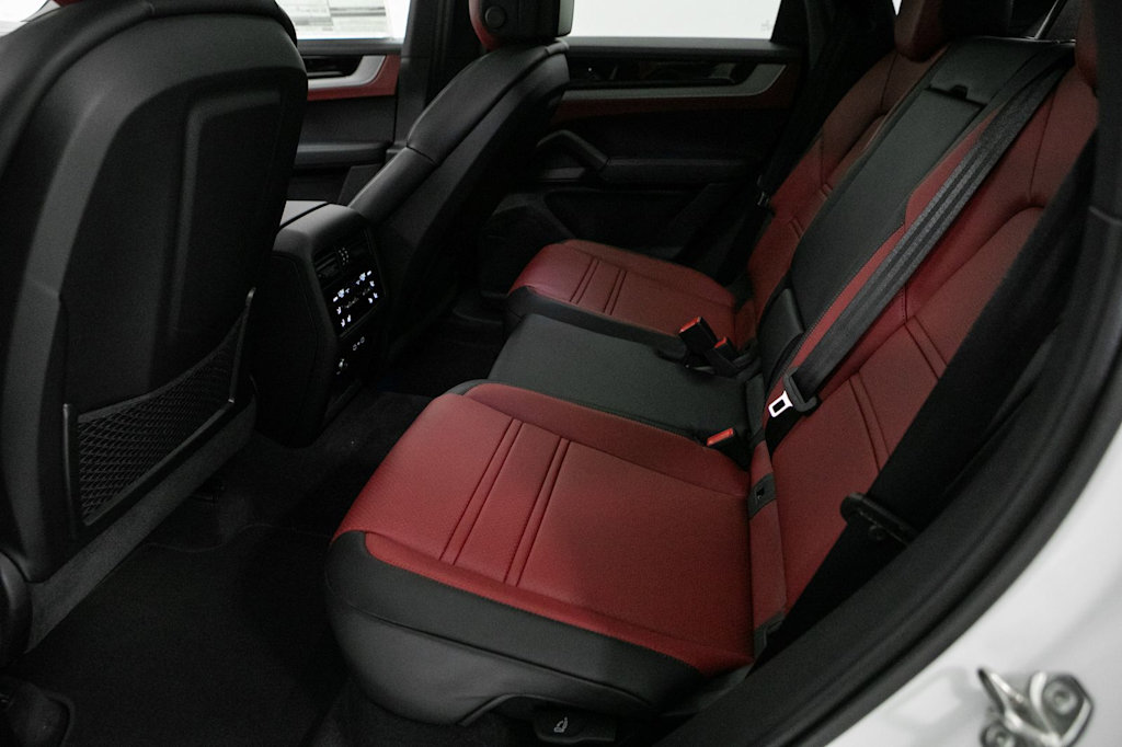 Thumbnail: 2026 Porsche Cayenne - 11