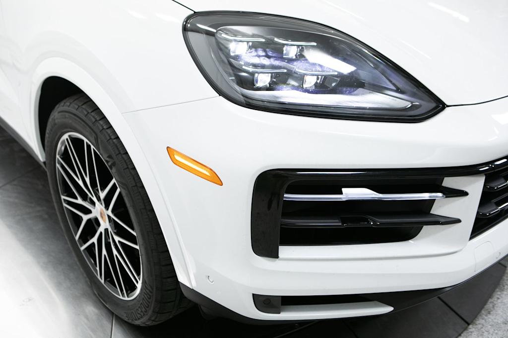 Thumbnail: 2026 Porsche Cayenne - 20
