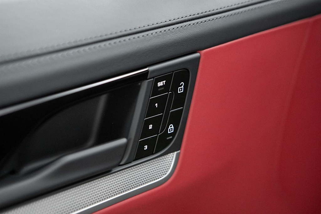 Thumbnail: 2026 Porsche Cayenne - 28