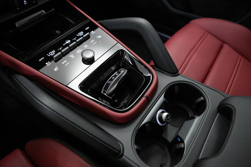Thumbnail: 2026 Porsche Cayenne - 32