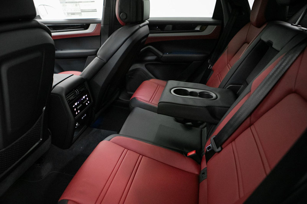 Thumbnail: 2026 Porsche Cayenne - 37