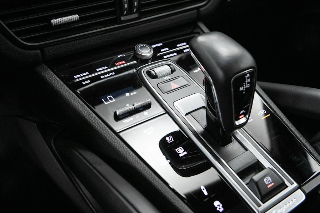Thumbnail: 2023 Porsche Cayenne - 30