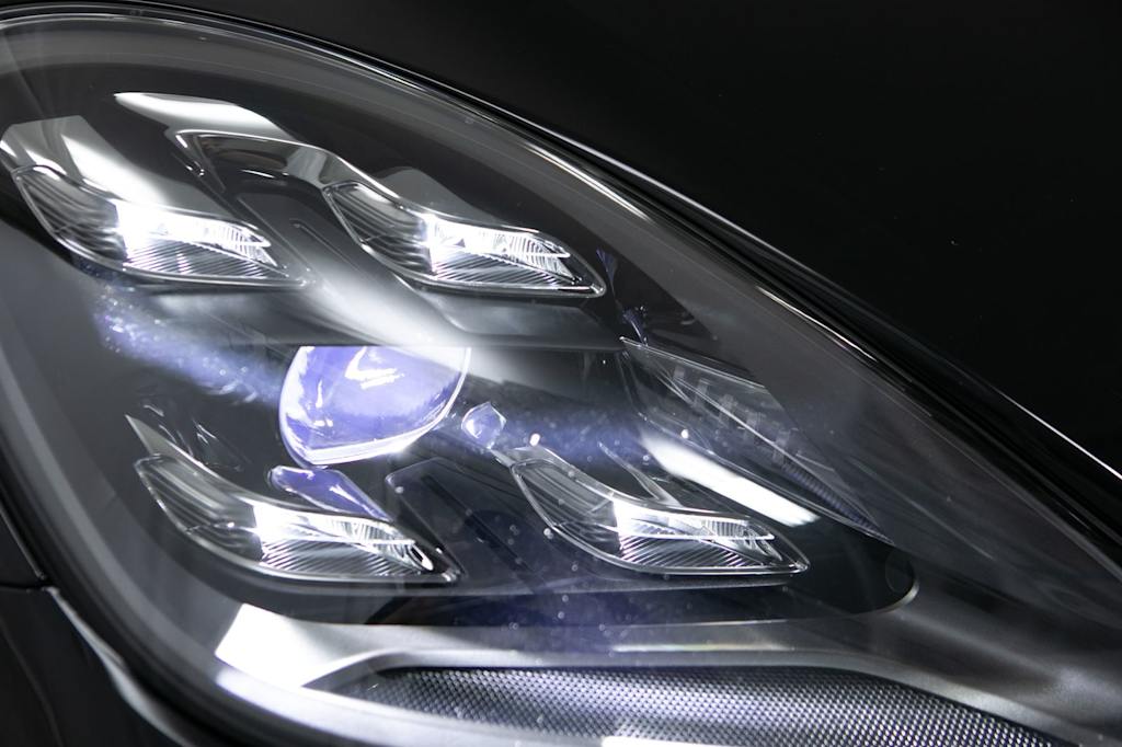 Thumbnail: 2023 Porsche Cayenne - 12