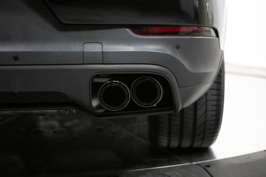 Thumbnail: 2023 Porsche Cayenne - 23