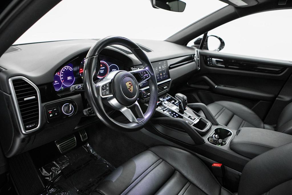 Thumbnail: 2023 Porsche Cayenne - 2