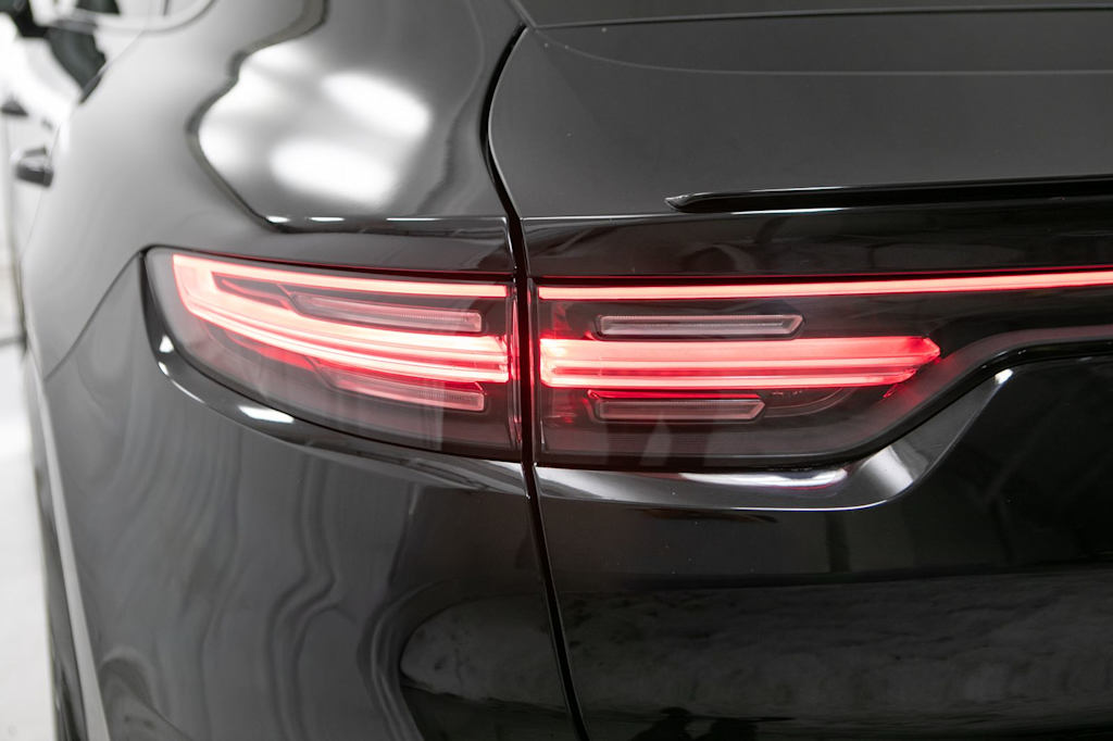 Thumbnail: 2023 Porsche Cayenne - 21