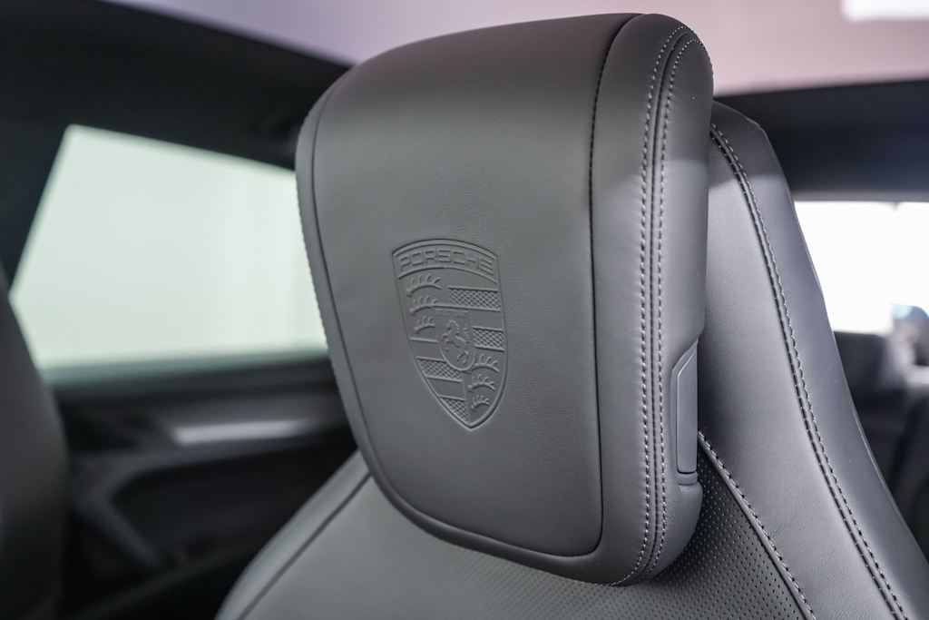 Thumbnail: 2026 Porsche Cayenne - 30