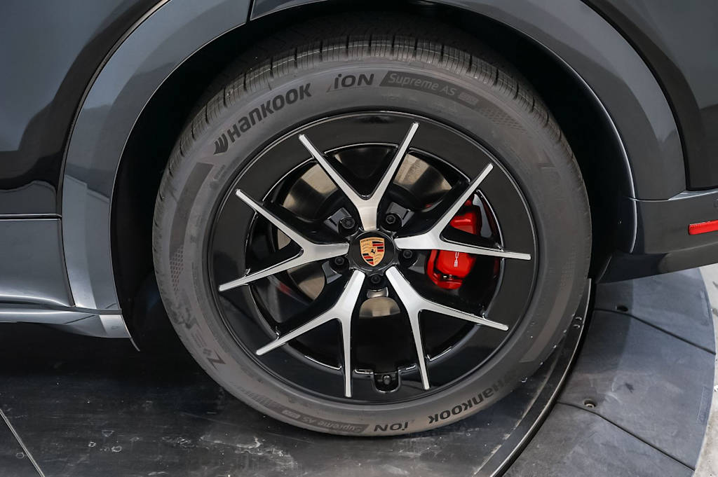 Thumbnail: 2026 Porsche Cayenne - 7