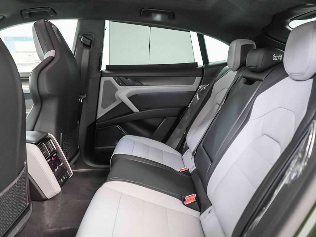 Thumbnail: 2026 Porsche Cayenne - 11