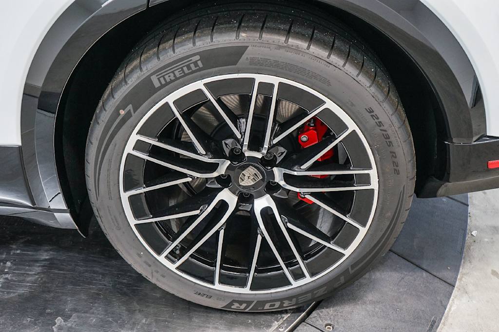 Thumbnail: 2026 Porsche Cayenne - 6