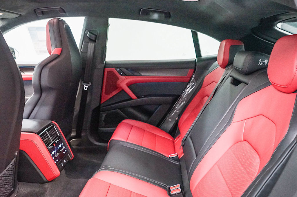 Thumbnail: 2026 Porsche Cayenne - 10
