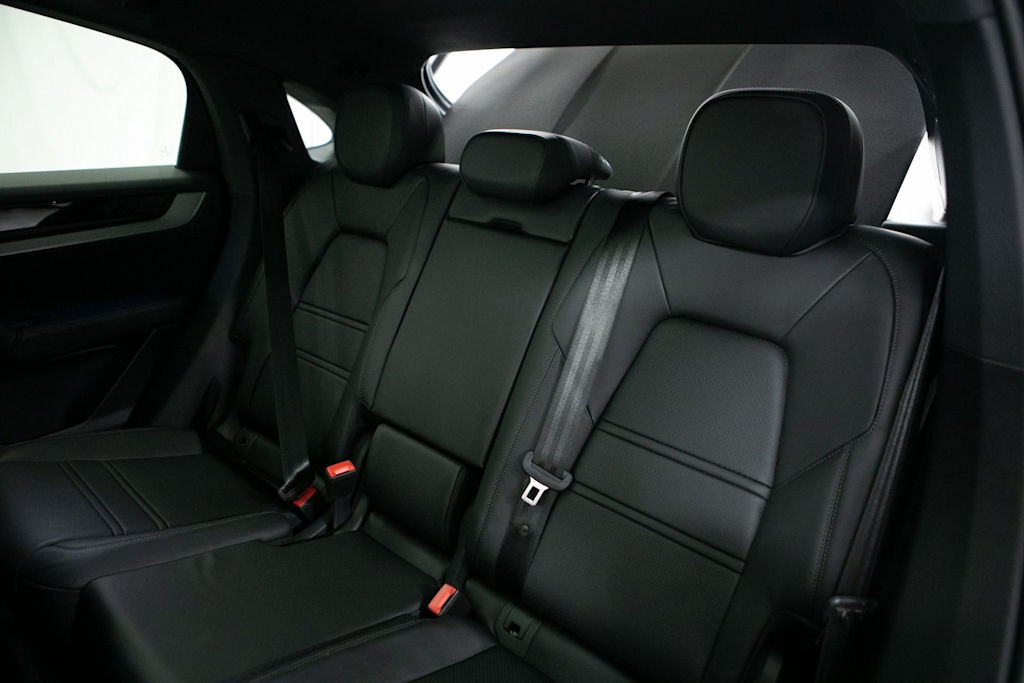 Thumbnail: 2026 Porsche Cayenne - 33